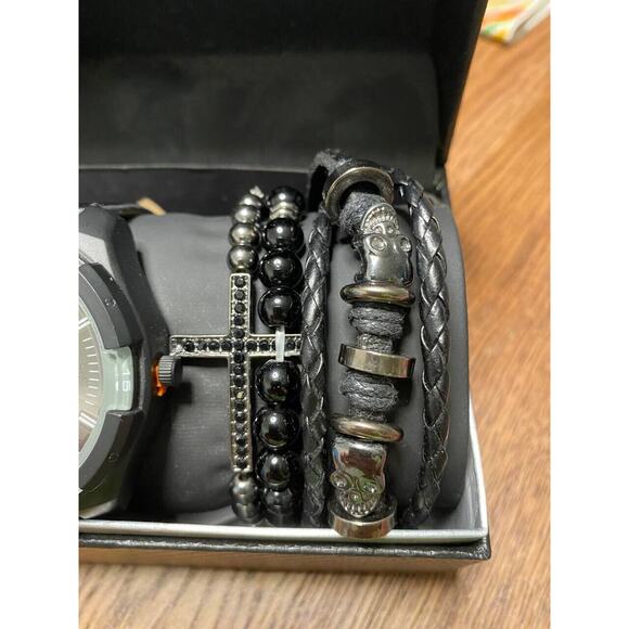 American Exchange Men's Watch & Assorted Stackable Bracelets - Picture 2 of 3